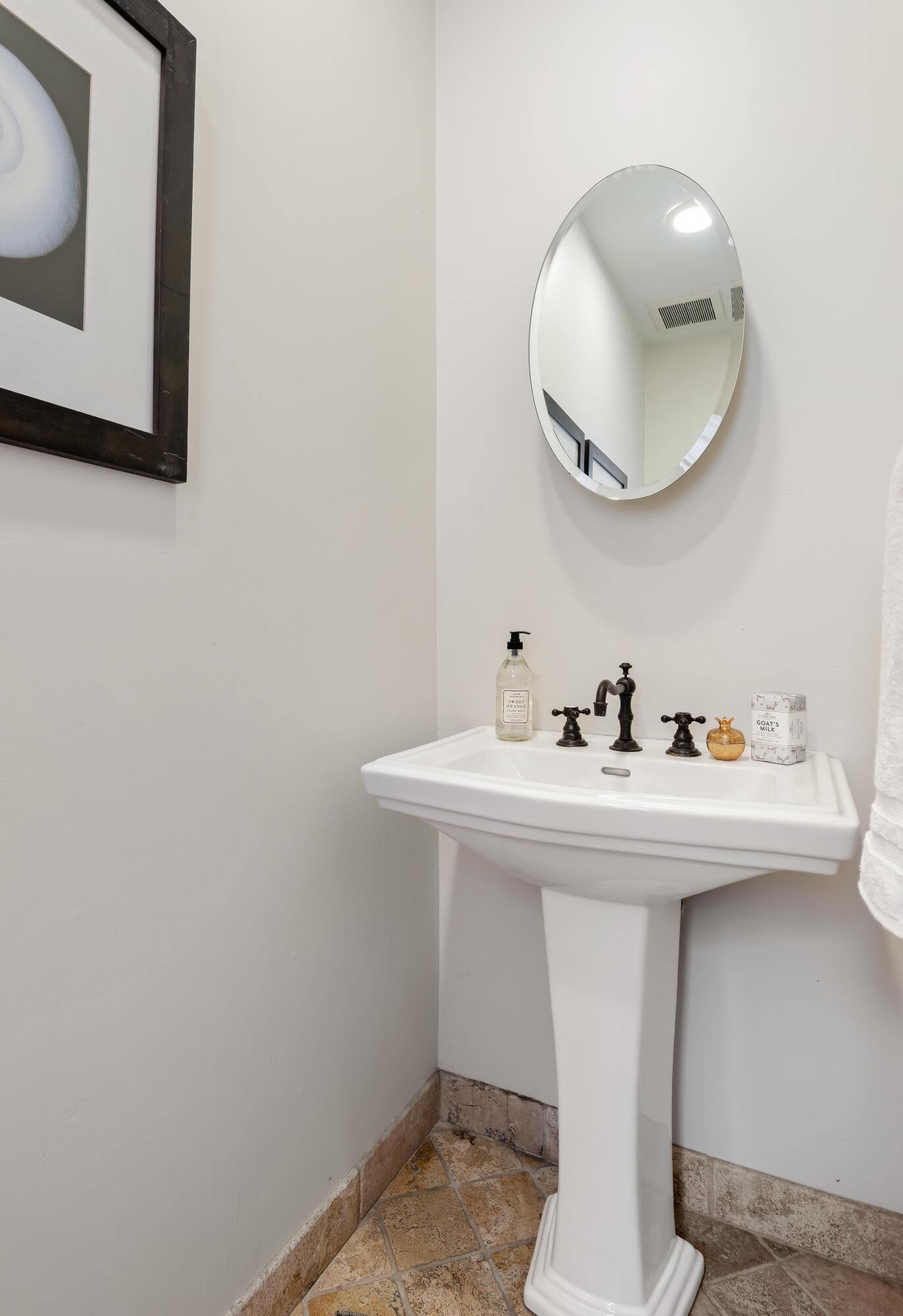 618 Anacapa Street, Unit 5 Santa Barbara, CA 93101 - Photo 36 of 38 31-Powder Room