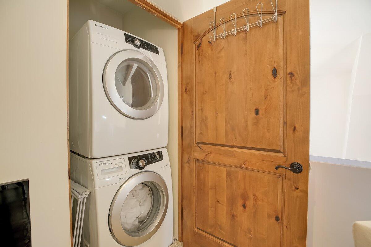 618 Anacapa Street, Unit 5 Santa Barbara, CA 93101 - Photo 37 of 38 Washer and Dryer
