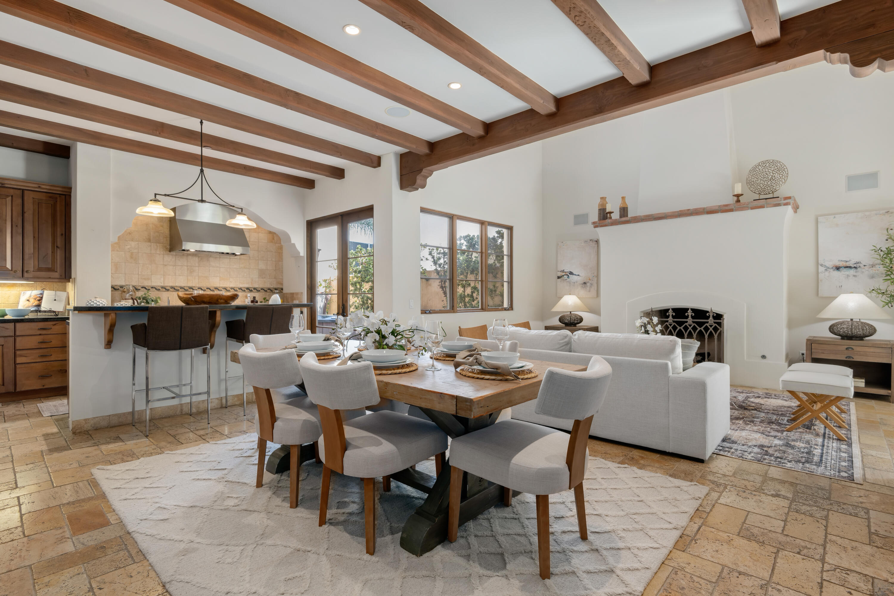 618 Anacapa Street, Unit 5 Santa Barbara, CA 93101 - Photo 7 of 38 Dining area