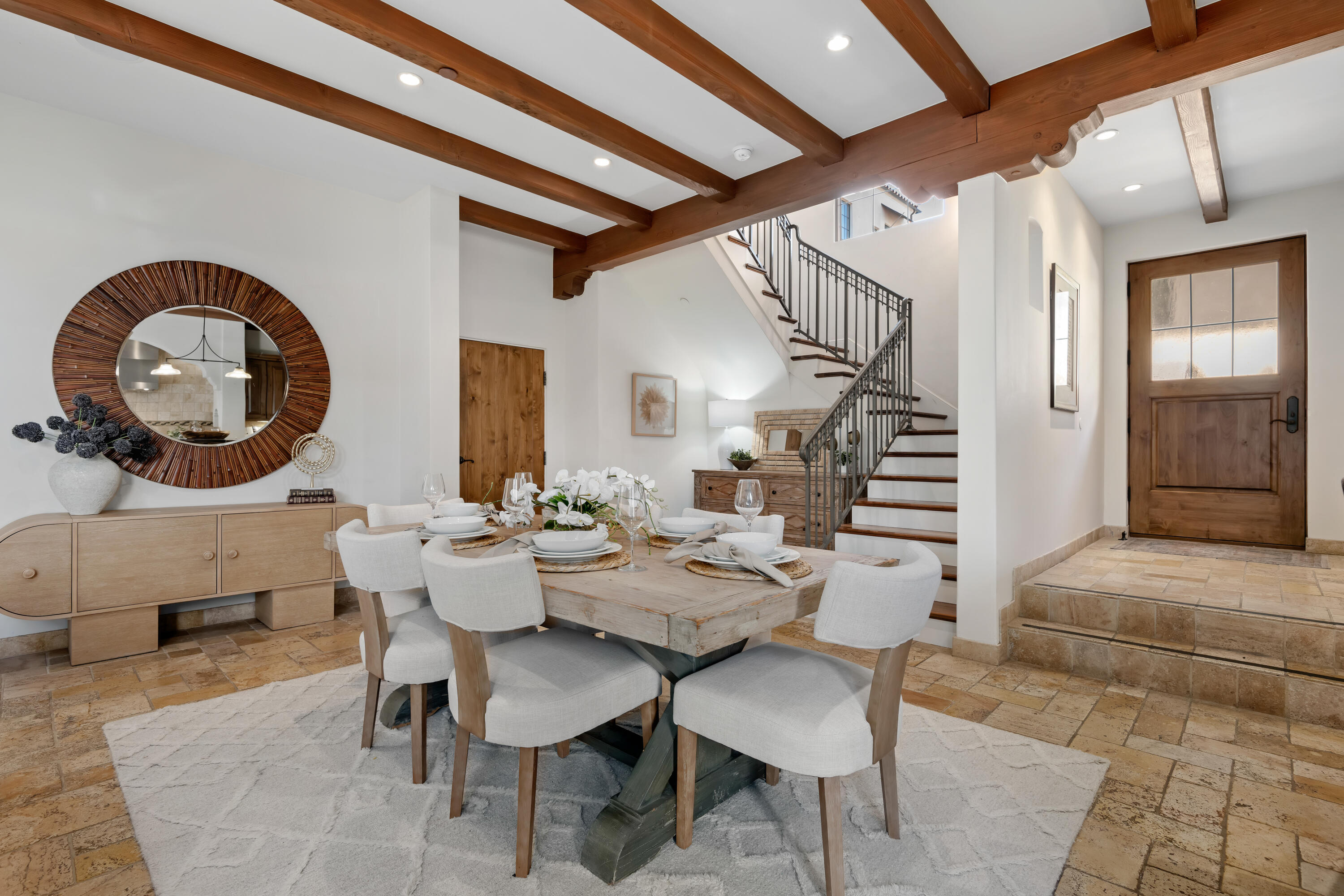 618 Anacapa Street, Unit 5 Santa Barbara, CA 93101 - Photo 9 of 38 Dining area (3)