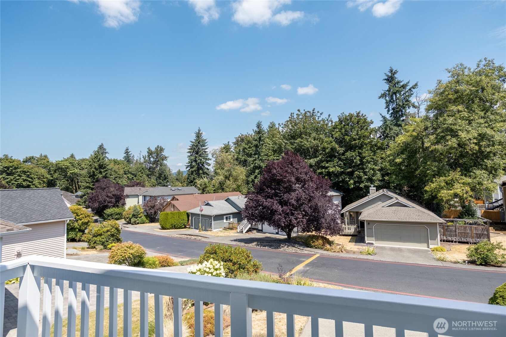 2044 Southeast 8th Place Renton, WA 98057 - Photo 9 of 39