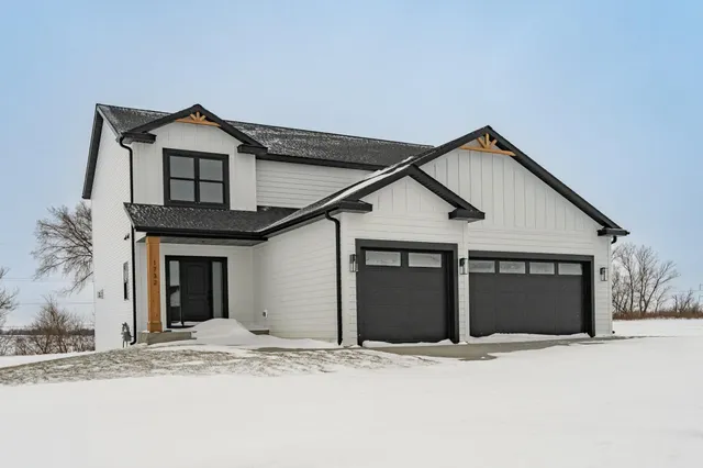 $659,900 | 1732 4th Street Northeast, Byron, MN 55920