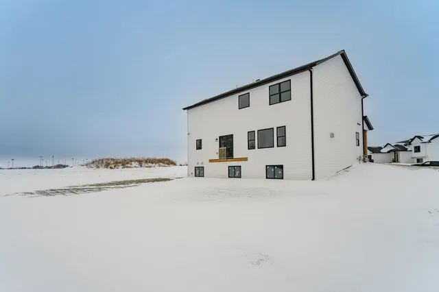 $659,900 | 1732 4th Street Northeast, Byron, MN 55920