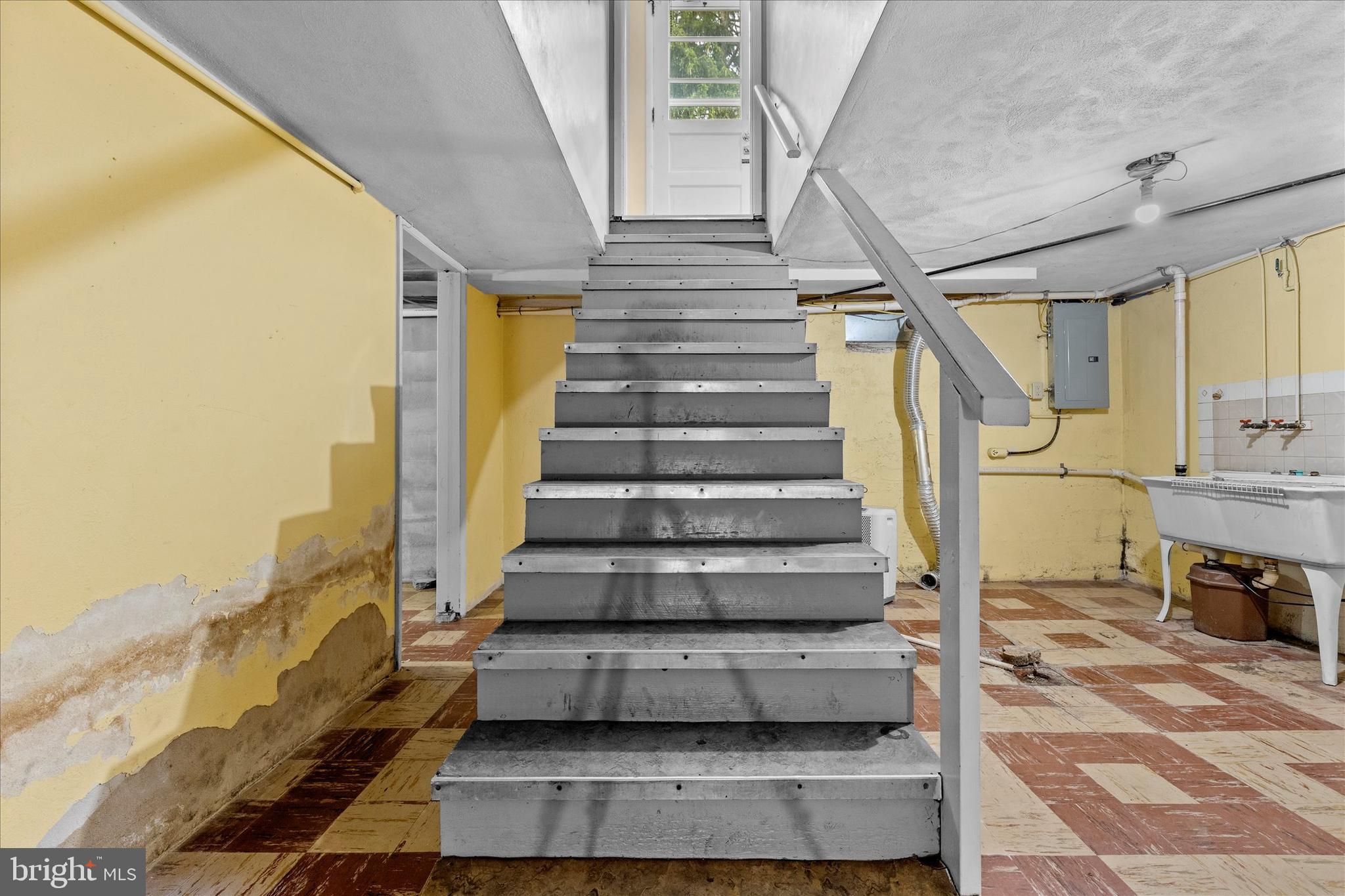 3415 East Market Street York, PA 17402 - Photo 19 of 45 Wide stairway to the basement