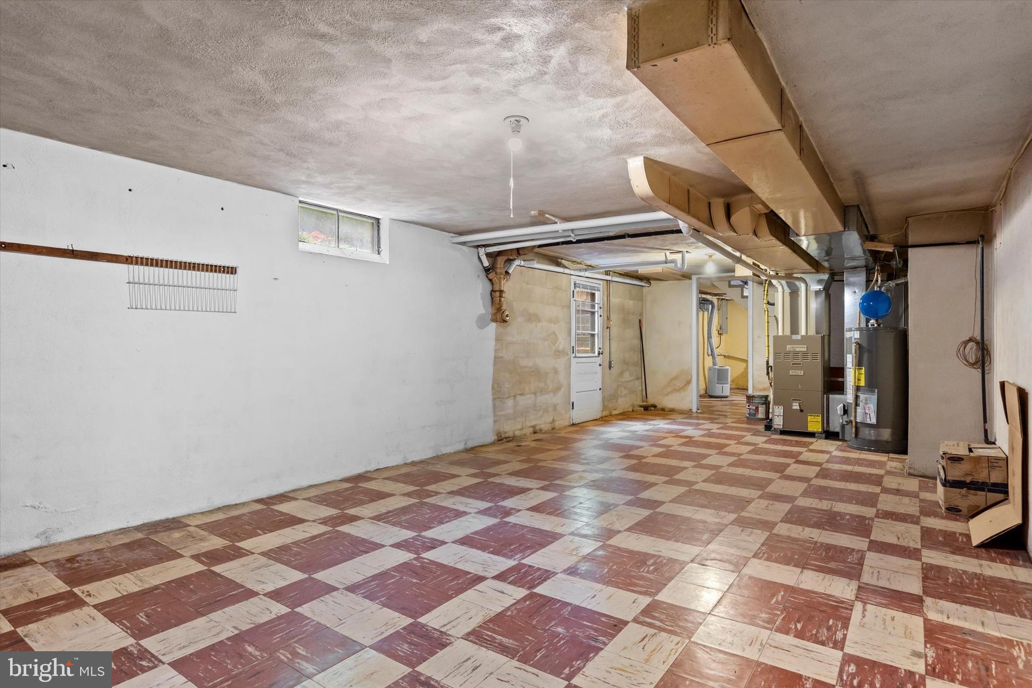 3415 East Market Street York, PA 17402 - Photo 23 of 45 Lower level has outside entrance
