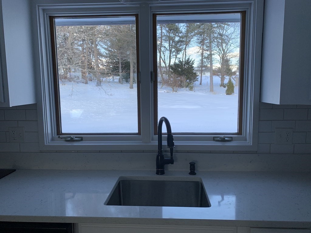 4 Winifred Road Framingham, MA 01701 - Photo 8 of 34 Gallery Image 8