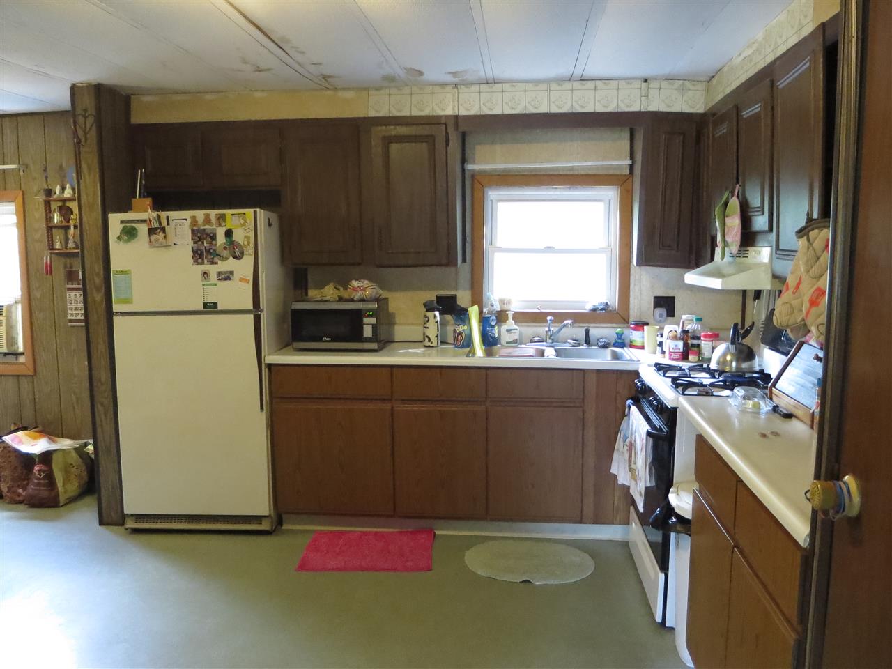 1123 Woodford Road Bennington, VT 05201 - Photo 8 of 18