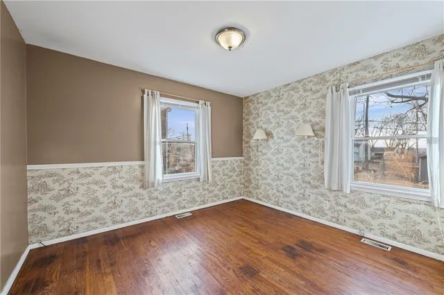 $165,000 | 1312 North Farview Drive, Independence, MO 64056