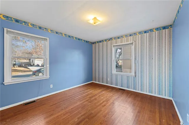 $165,000 | 1312 North Farview Drive, Independence, MO 64056