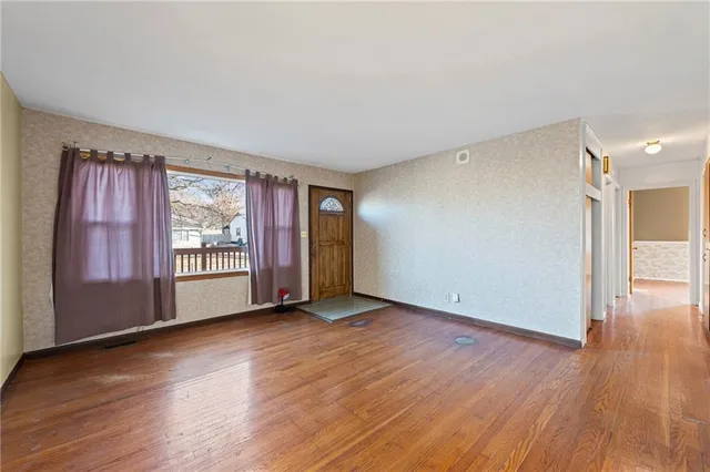 $165,000 | 1312 North Farview Drive, Independence, MO 64056