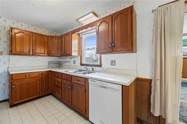 $165,000 | 1312 North Farview Drive, Independence, MO 64056