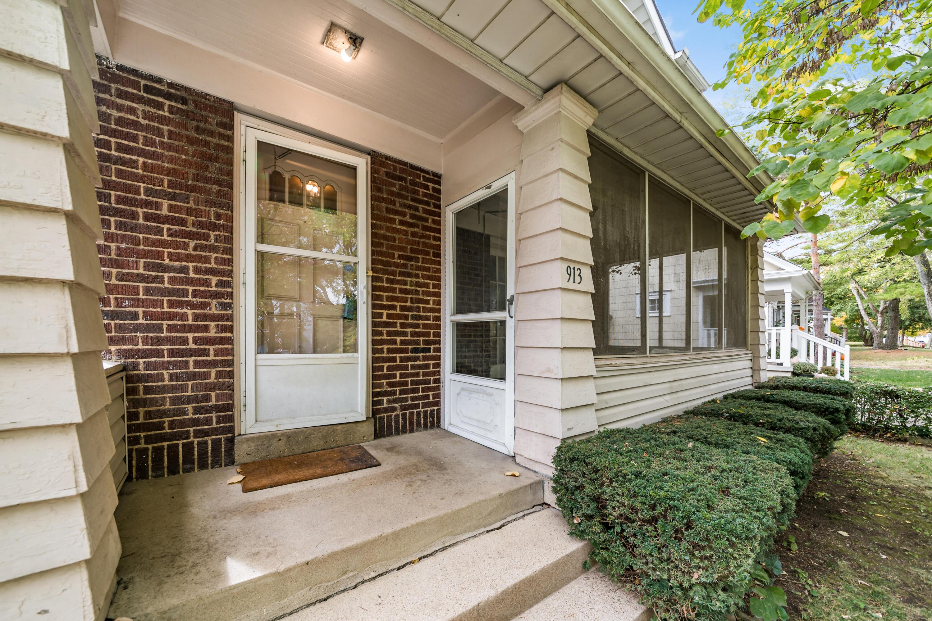 913 Timberman Road Columbus, OH 43212 - Photo 6 of 36 L_913_Timberman_Rd064