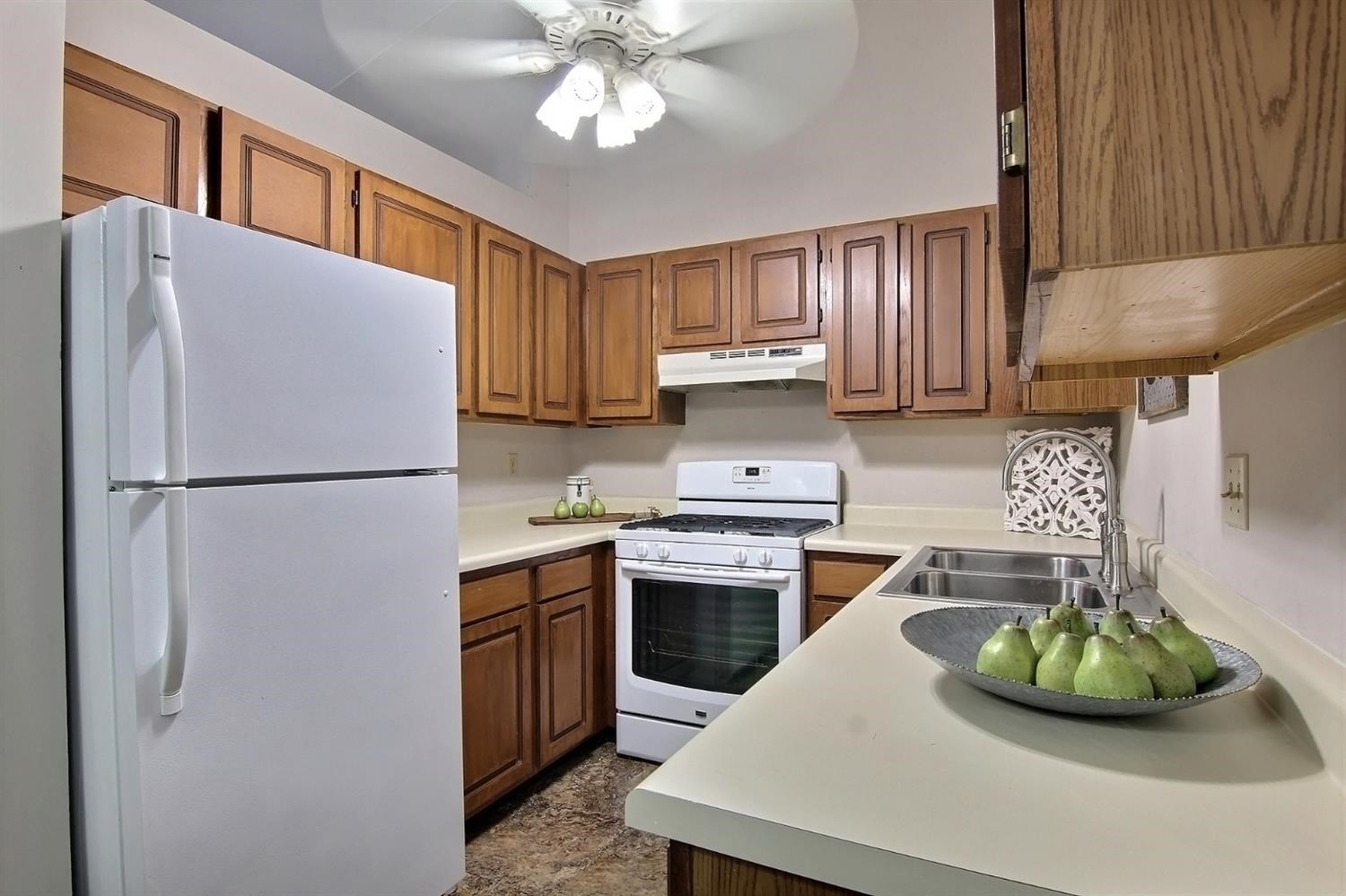 9621 Merrillville Road, Unit 302 Crown Point, IN 46307 - Photo 4 of 15 1500x999