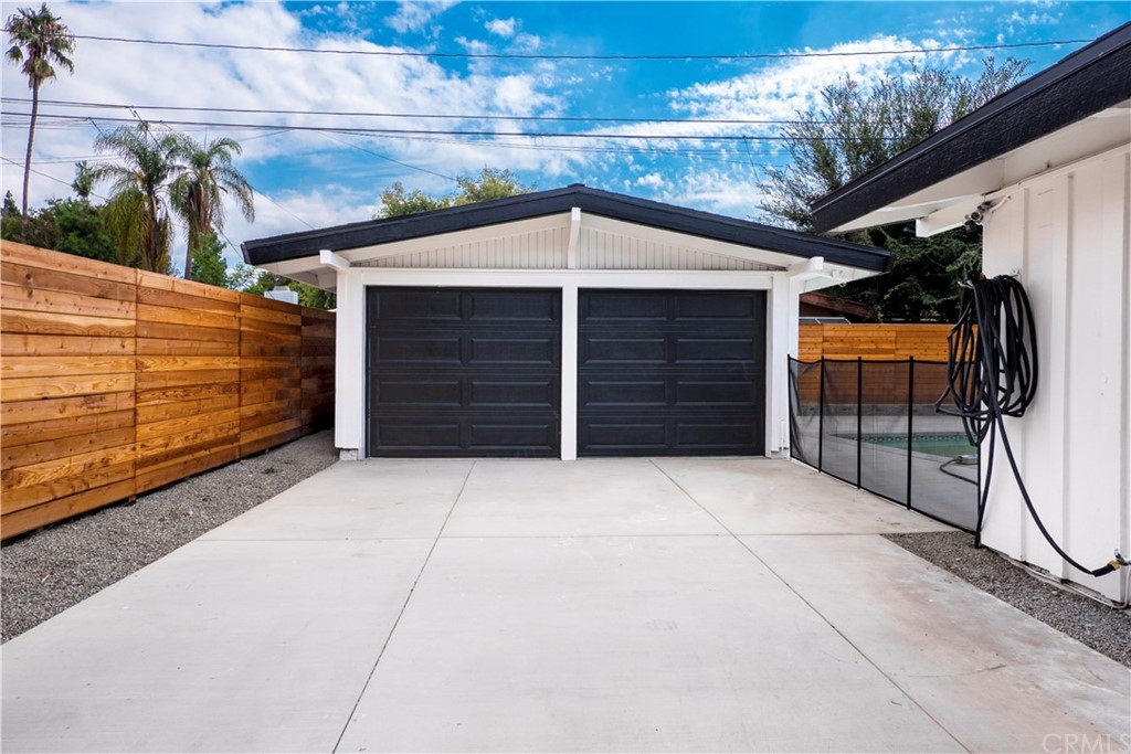 3316 North Studebaker Road Long Beach, CA 90808 - Photo 28 of 29 a view of a garage