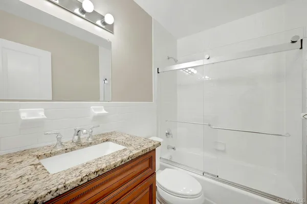 $2,800 | 2 Park Avenue, Unit 1BB, Eastchester, NY 10709