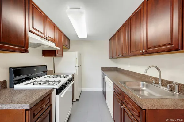 $2,800 | 2 Park Avenue, Unit 1BB, Eastchester, NY 10709