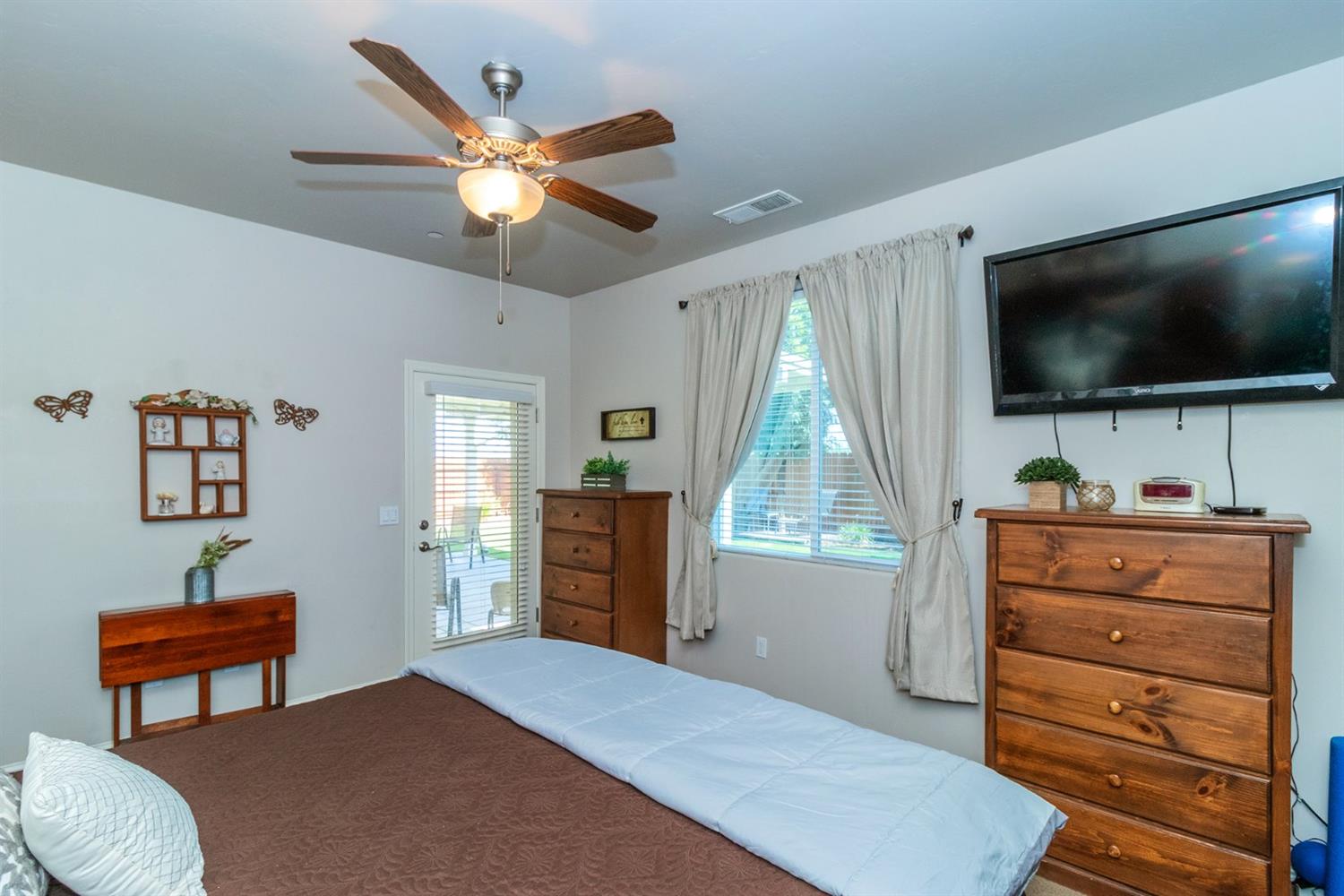 149 West Lilac Avenue Reedley, CA 93654 - Photo 11 of 22 Gallery Image 11
