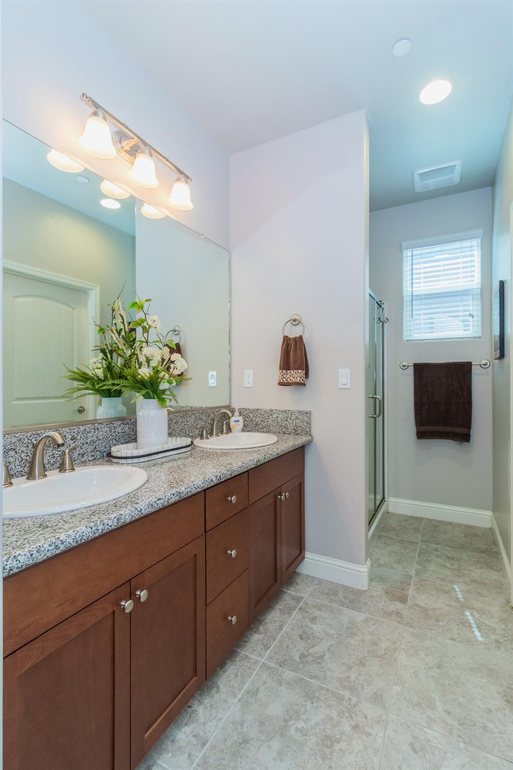149 West Lilac Avenue Reedley, CA 93654 - Photo 12 of 22 Gallery Image 12