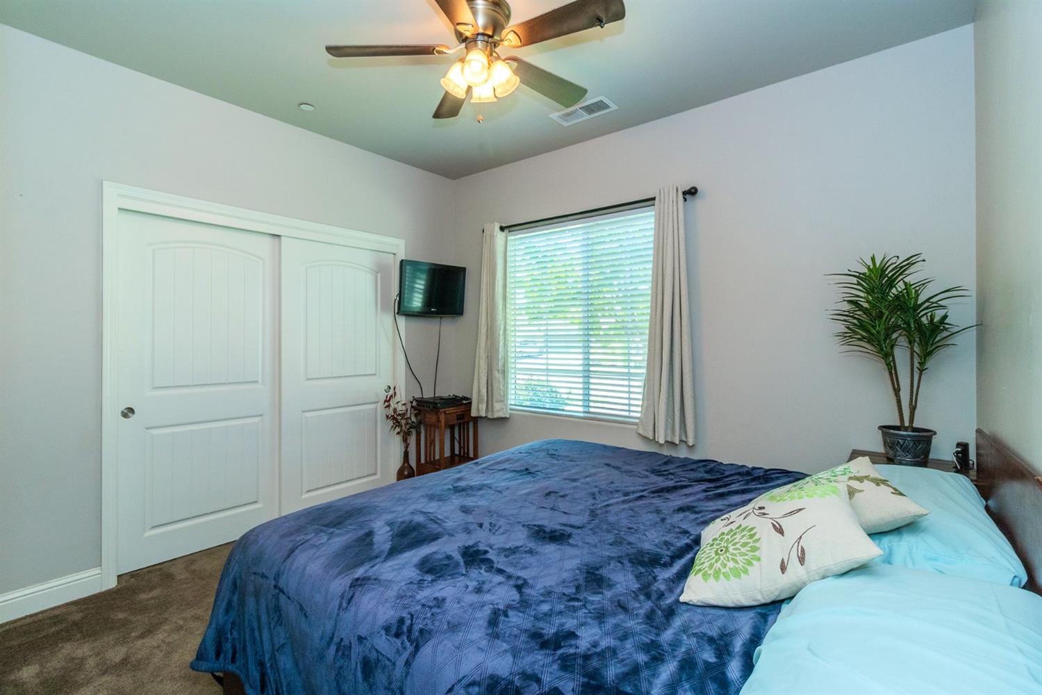 149 West Lilac Avenue Reedley, CA 93654 - Photo 15 of 22 Gallery Image 15