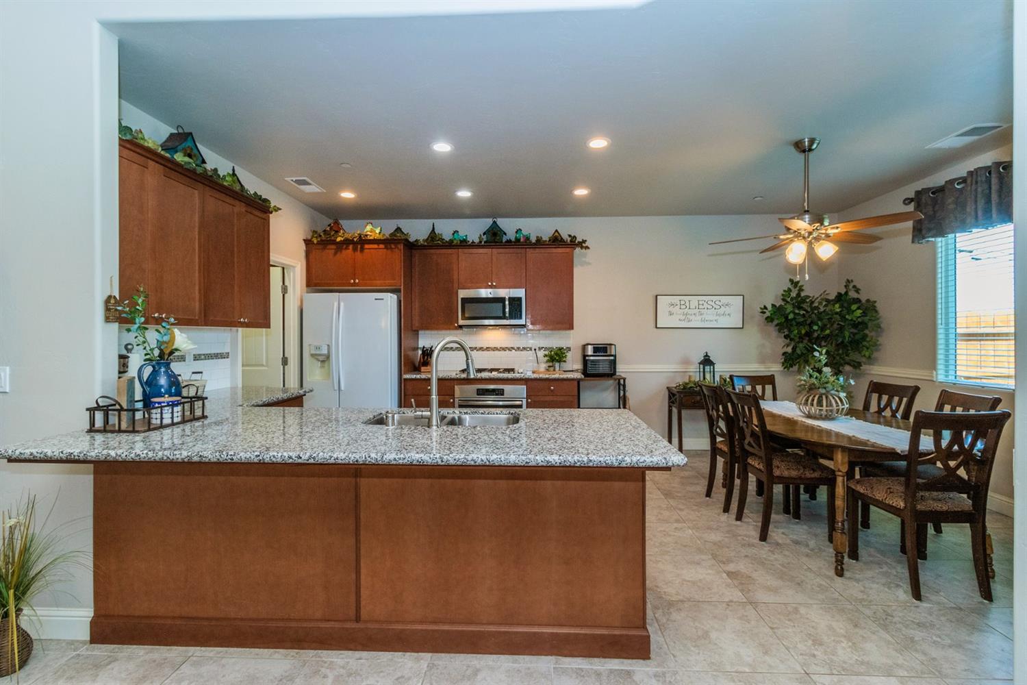 149 West Lilac Avenue Reedley, CA 93654 - Photo 6 of 22 Gallery Image 6
