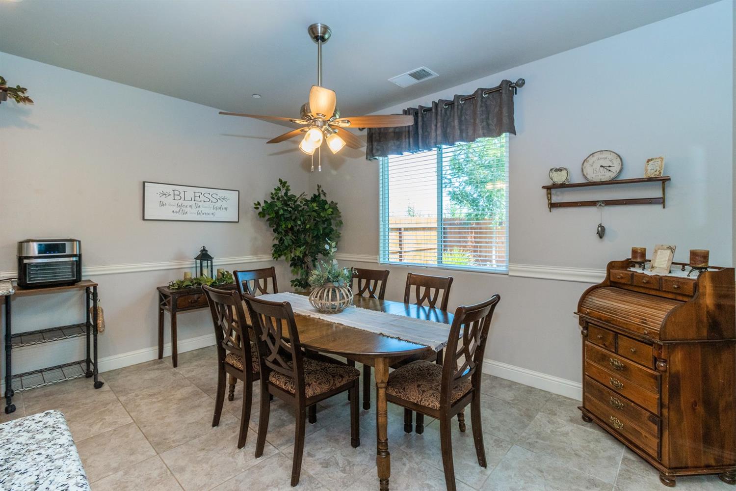 149 West Lilac Avenue Reedley, CA 93654 - Photo 7 of 22 Gallery Image 7