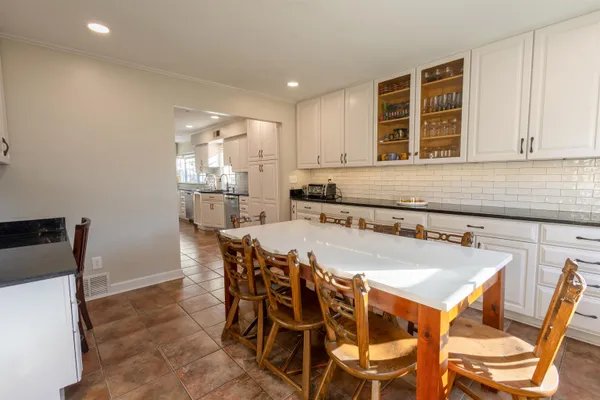 $699,900 | 510 Berkeley Square, Memphis, TN 38120