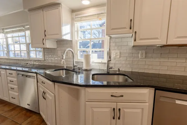 $699,900 | 510 Berkeley Square, Memphis, TN 38120