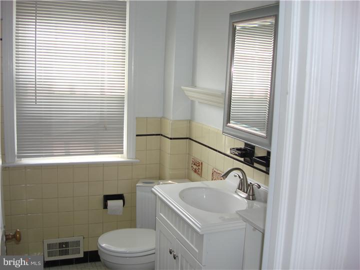 1628 Earlington Road Havertown, PA 19083 - Photo 7 of 13