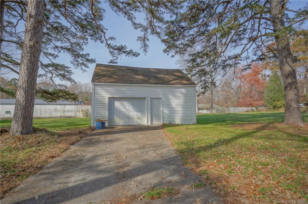 288 North Leonard Road Lexington, NC 27295 - Photo 3 of 29 Gallery Image 3