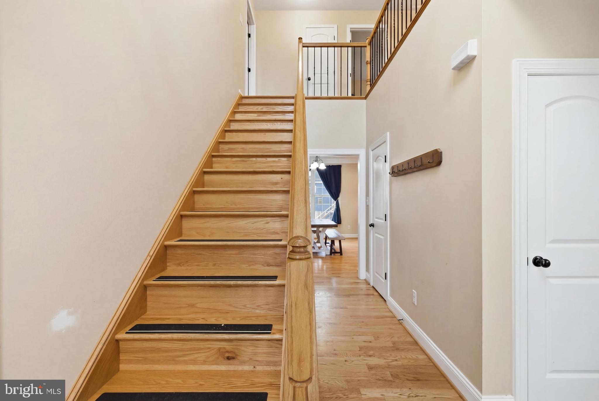 15 Branson Court Inwood, WV 25428 - Photo 4 of 70 Oak stairs in your entryway