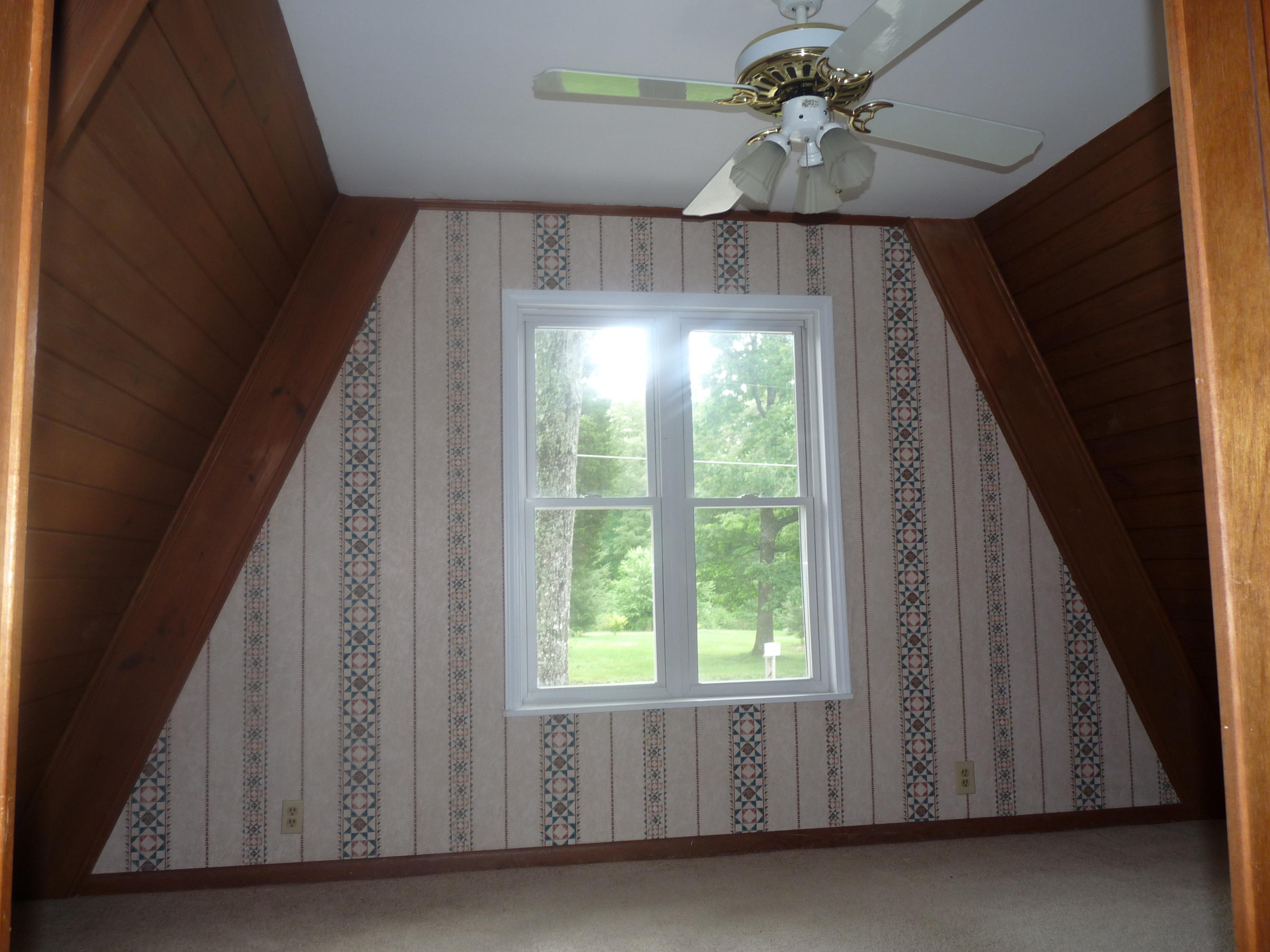 1620 Cherokee Road East Crossville, TN 38572 - Photo 11 of 40 Upstairs office/BR