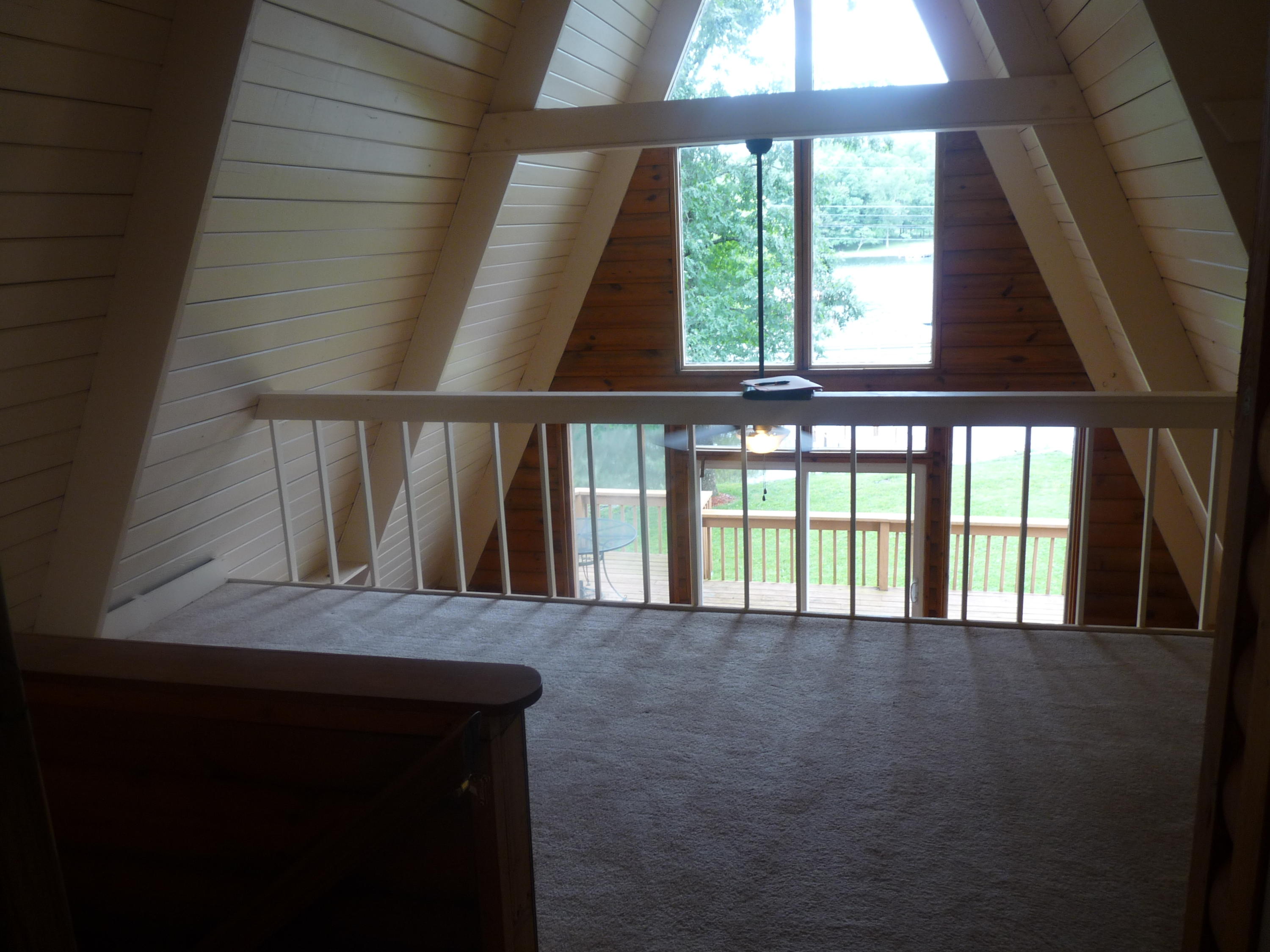 1620 Cherokee Road East Crossville, TN 38572 - Photo 13 of 40 Loft area