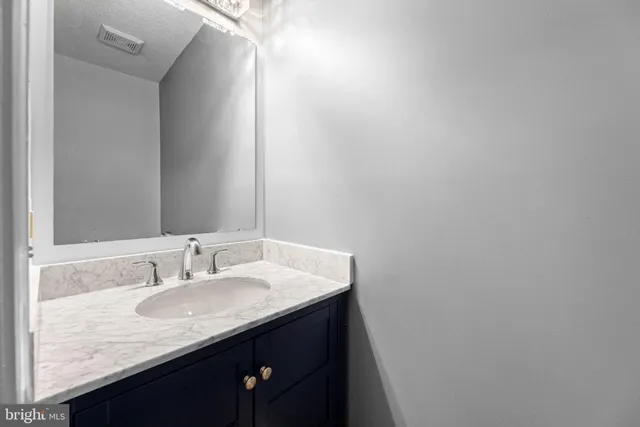 $2,500 | 66 Cheverny Court, Hamilton, NJ 08619