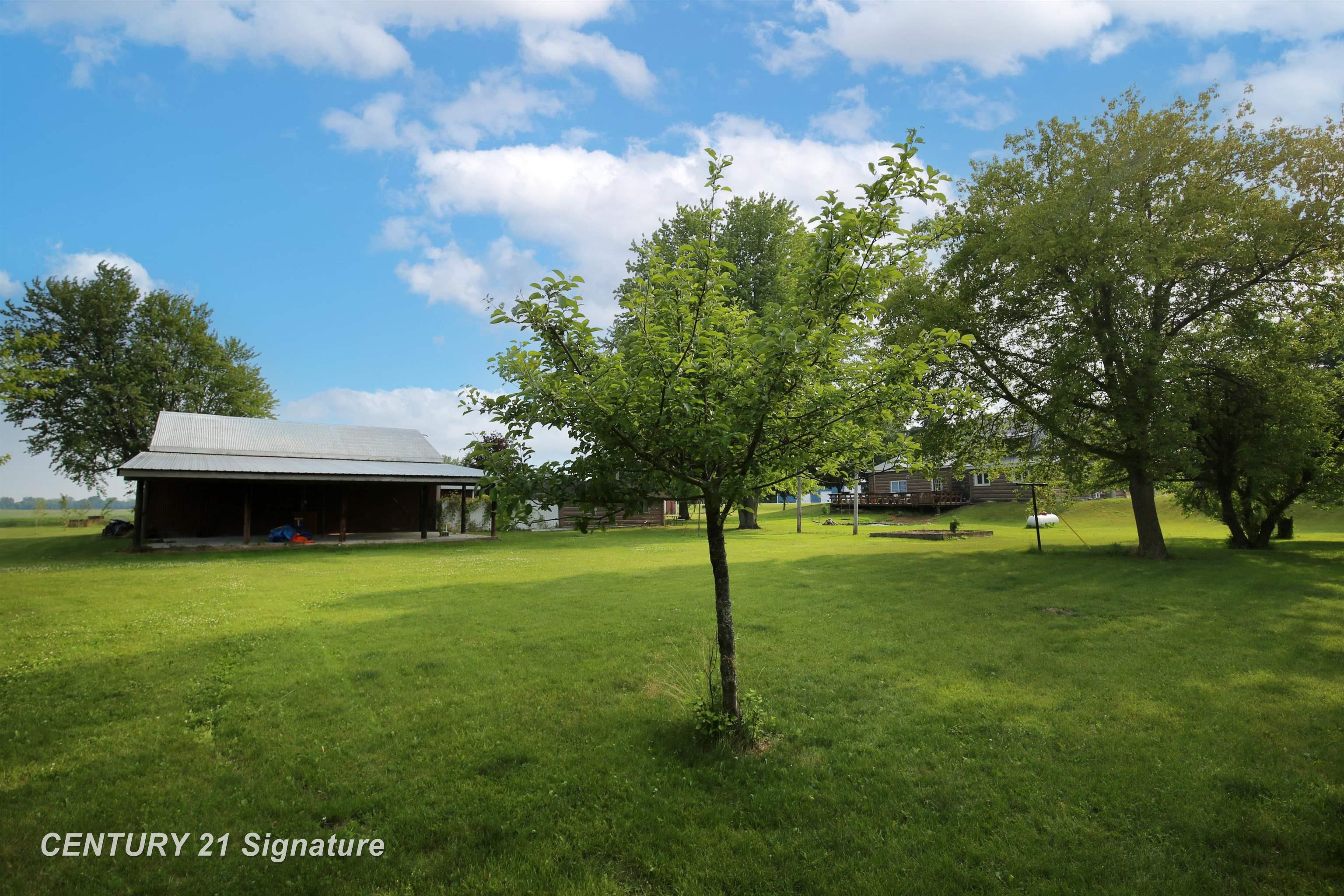 5910 North Shore Road Pinconning, MI 48650 - Photo 37 of 53