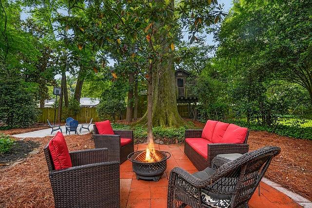 123 Mimosa Place Decatur, GA 30030 - Photo 39 of 48 a view of patio with couches and pool