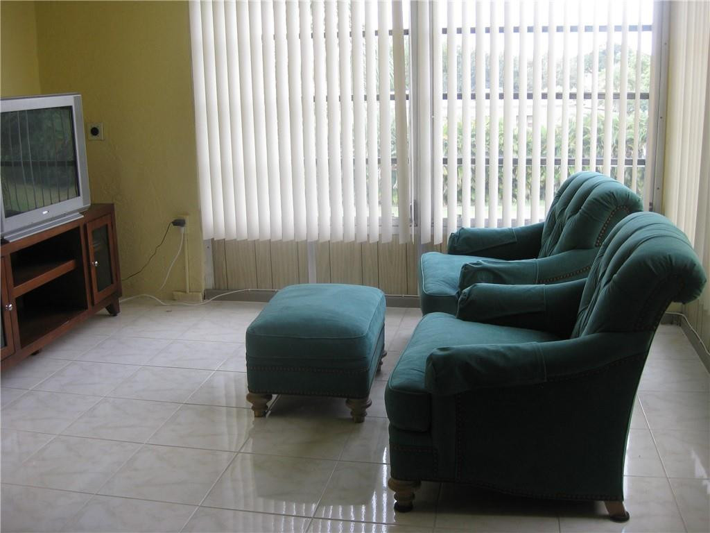 9233 Southwest 8th Street, Unit 420 Boca Raton, FL 33428 - Photo 2 of 7 Photo 2