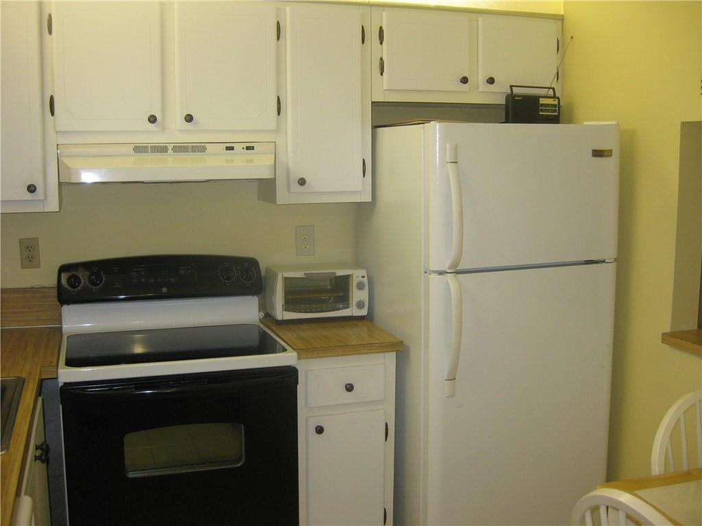 9233 Southwest 8th Street, Unit 420 Boca Raton, FL 33428 - Photo 5 of 7 Photo 5