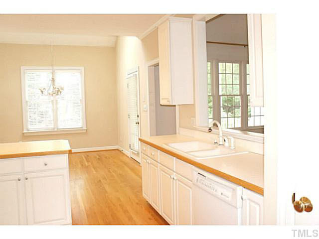 7624 Wilderness Road Raleigh, NC 27613 - Photo 11 of 25 Kitchen