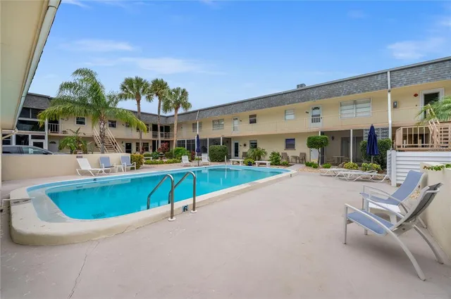 $250,000 | 528 Barcelona Avenue, Unit 114, Venice, FL 34285