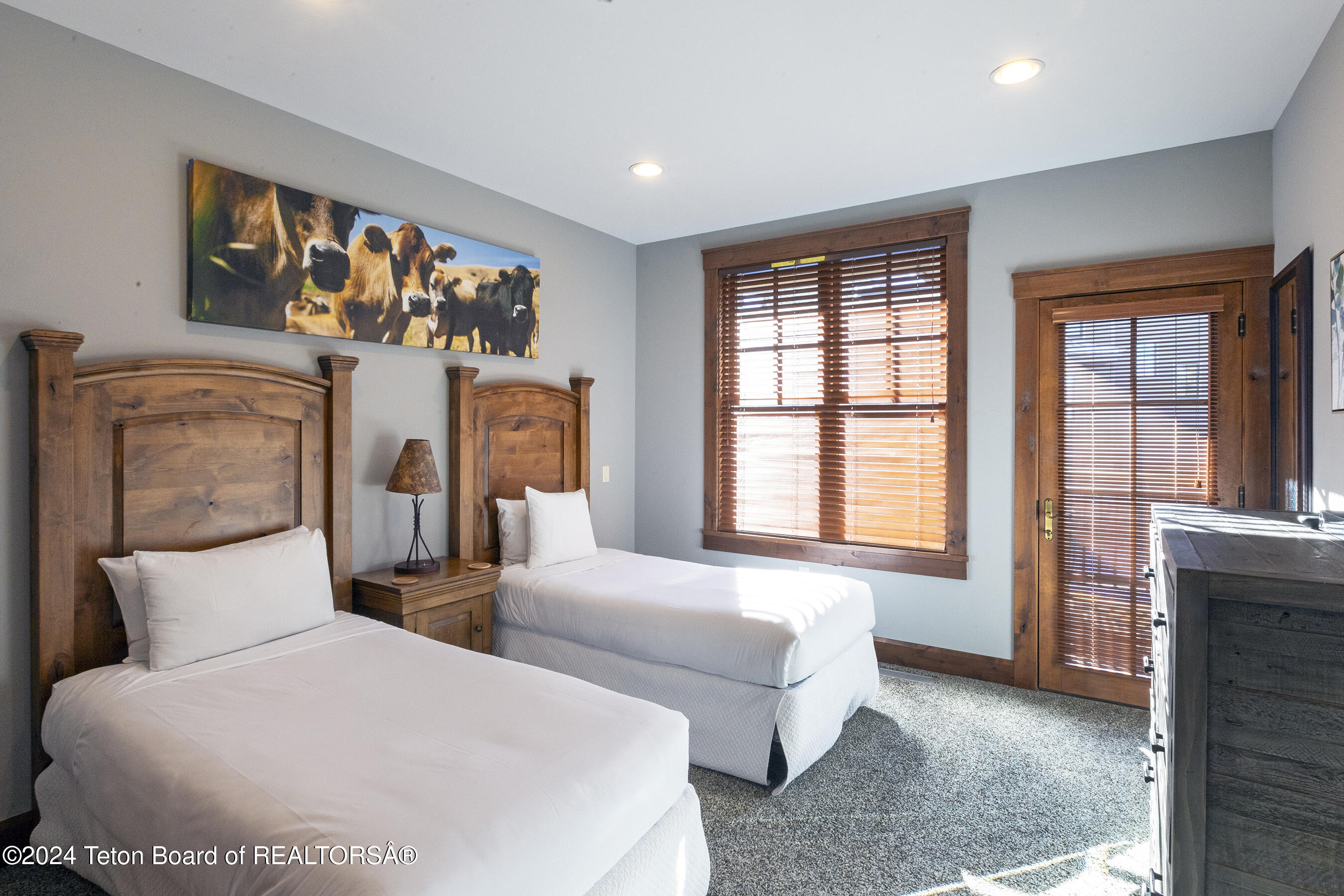 531 Snow King Loop, Unit 3130 Jackson, WY 83001 - Photo 16 of 21 Guest Bedroom Twins_email