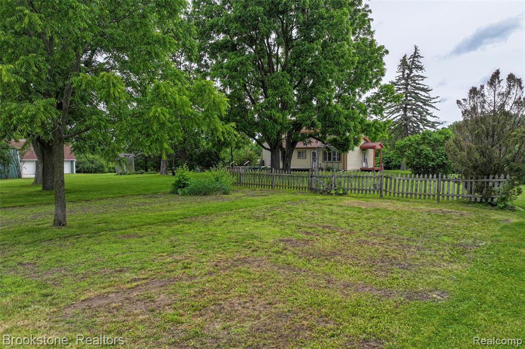 12152 Hoisington Road Gaines, MI 48436 - Photo 20 of 66