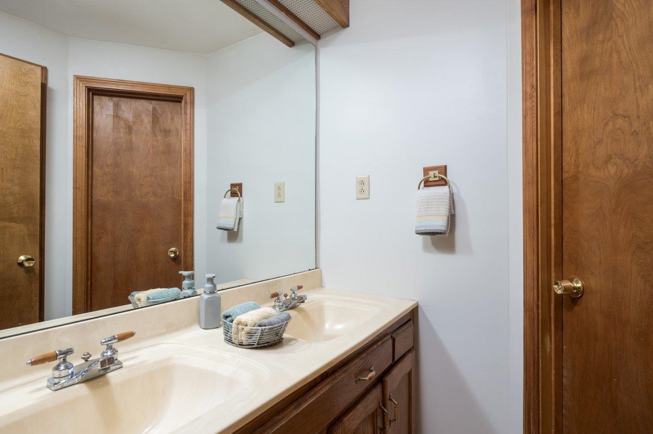 63 Rockrimmon Road Kingston, NH 03848 - Photo 18 of 40 Gallery Image 18