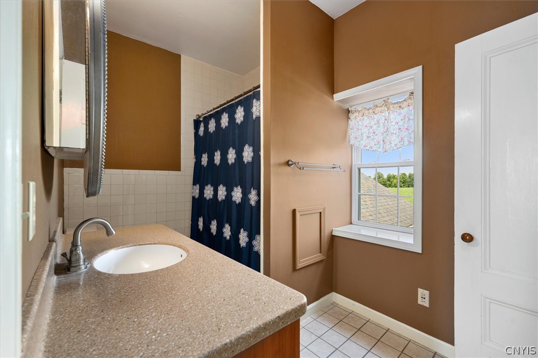 6712 Greenway New London Road Rome, NY 13478 - Photo 27 of 40 Upstairs bathrom