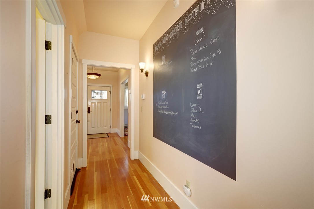 1124 South Sheridan Avenue Tacoma, WA 98405 - Photo 12 of 25