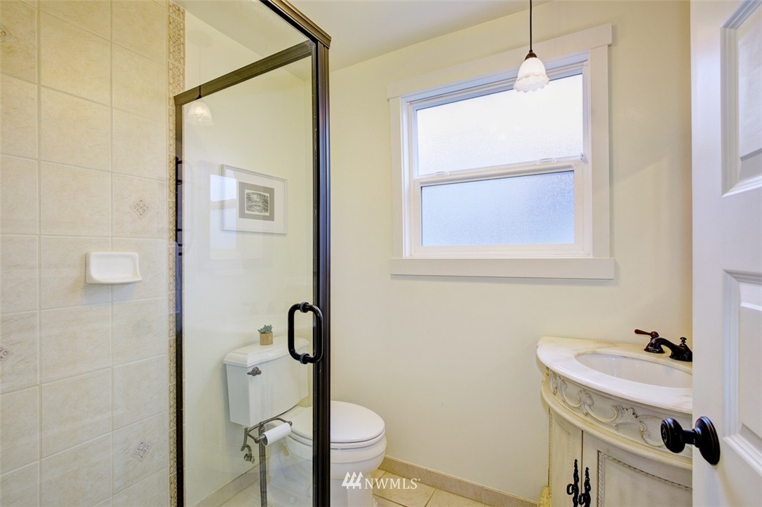 1124 South Sheridan Avenue Tacoma, WA 98405 - Photo 13 of 25