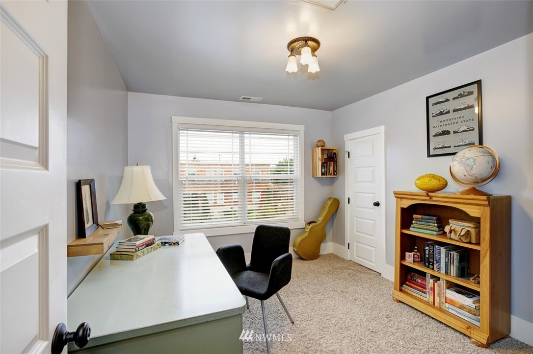 1124 South Sheridan Avenue Tacoma, WA 98405 - Photo 14 of 25