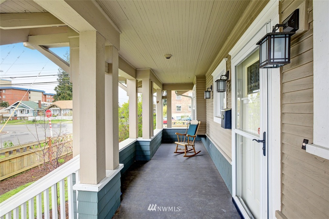 1124 South Sheridan Avenue Tacoma, WA 98405 - Photo 4 of 25