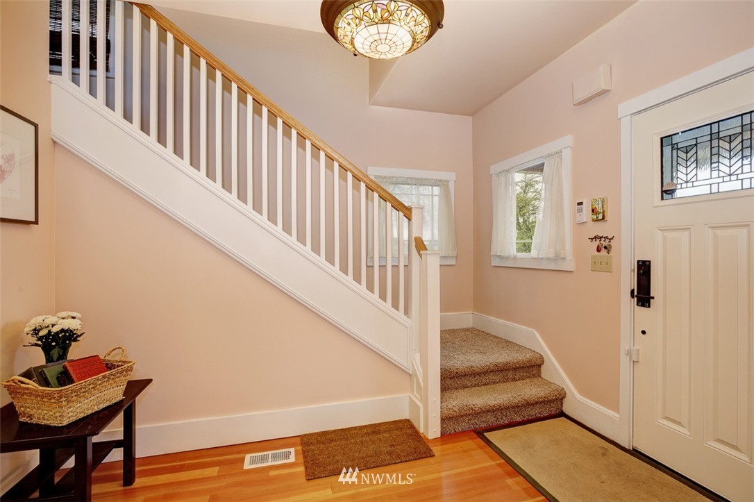 1124 South Sheridan Avenue Tacoma, WA 98405 - Photo 5 of 25