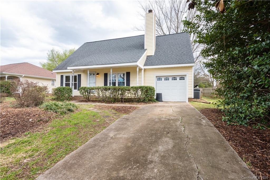 10602 Fairway Ridge Road Charlotte, NC 28277 - Photo 1 of 32 front view of house with a yard