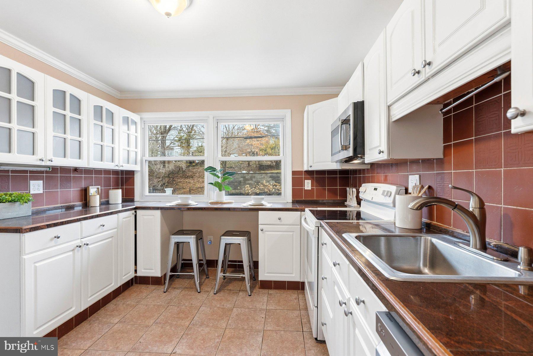 910 Crestwick Road Towson, MD 21286 - Photo 10 of 34